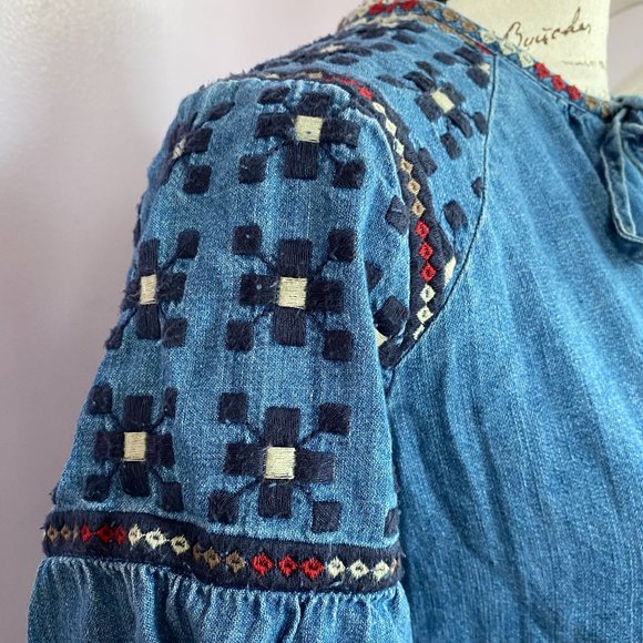 Madewell Dresses & Skirts - Madewell Embroidered Chambray Dress Size XS